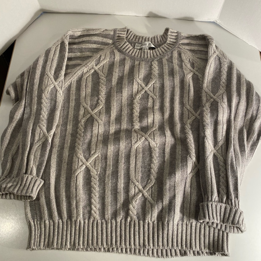 Cashmere Studio 100% cashmere mens sweater size XL